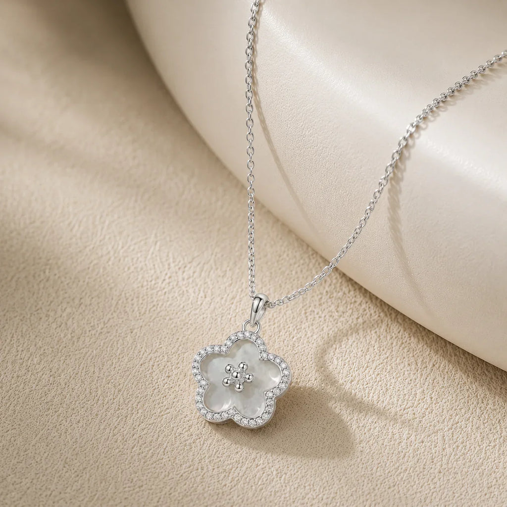 Mother of Pearl Flower Pendant Necklace
