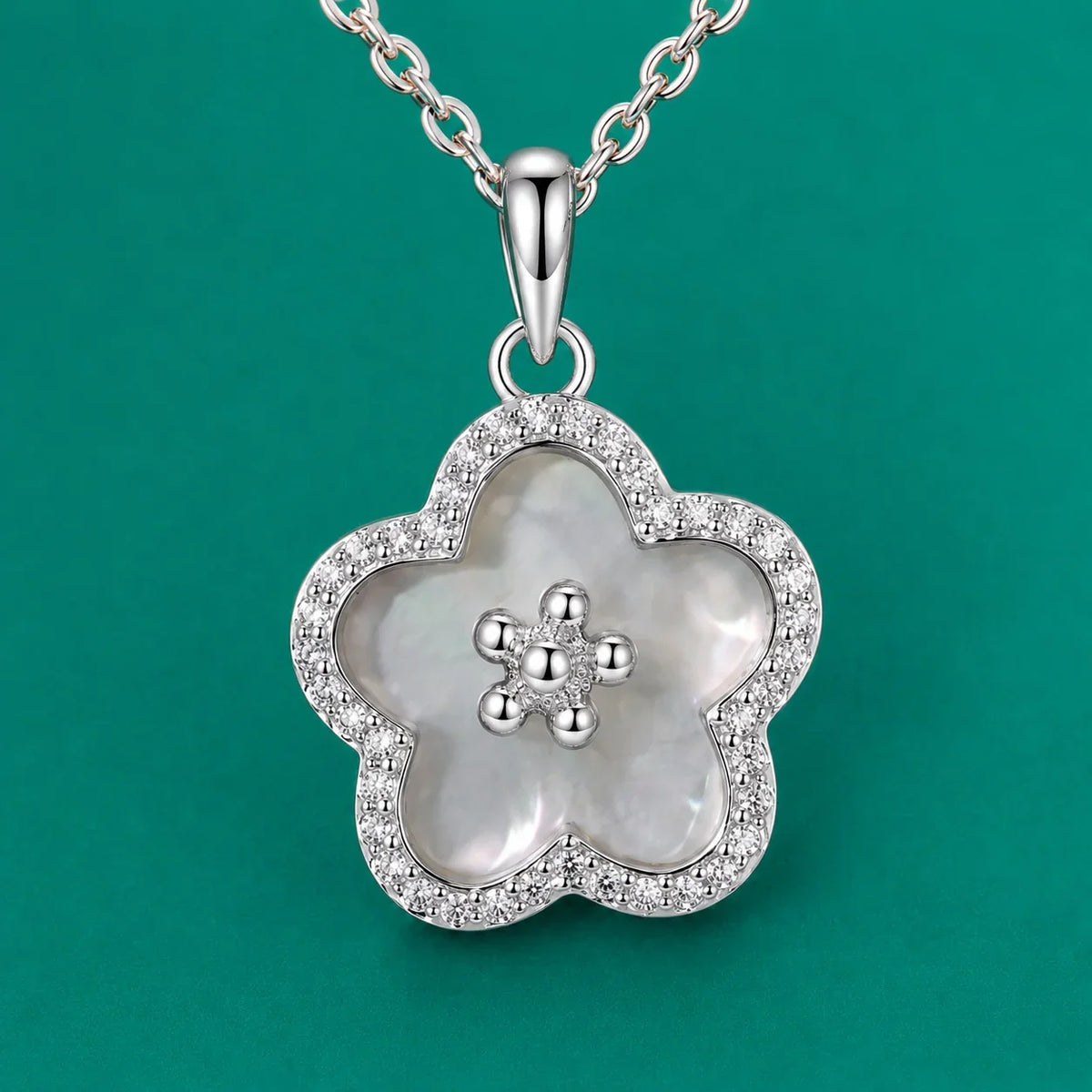 Mother of Pearl Flower Pendant Necklace