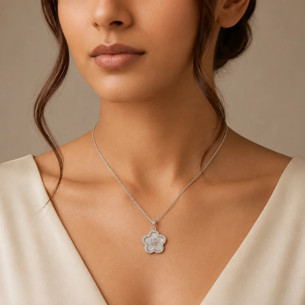 Mother of Pearl Flower Pendant Necklace