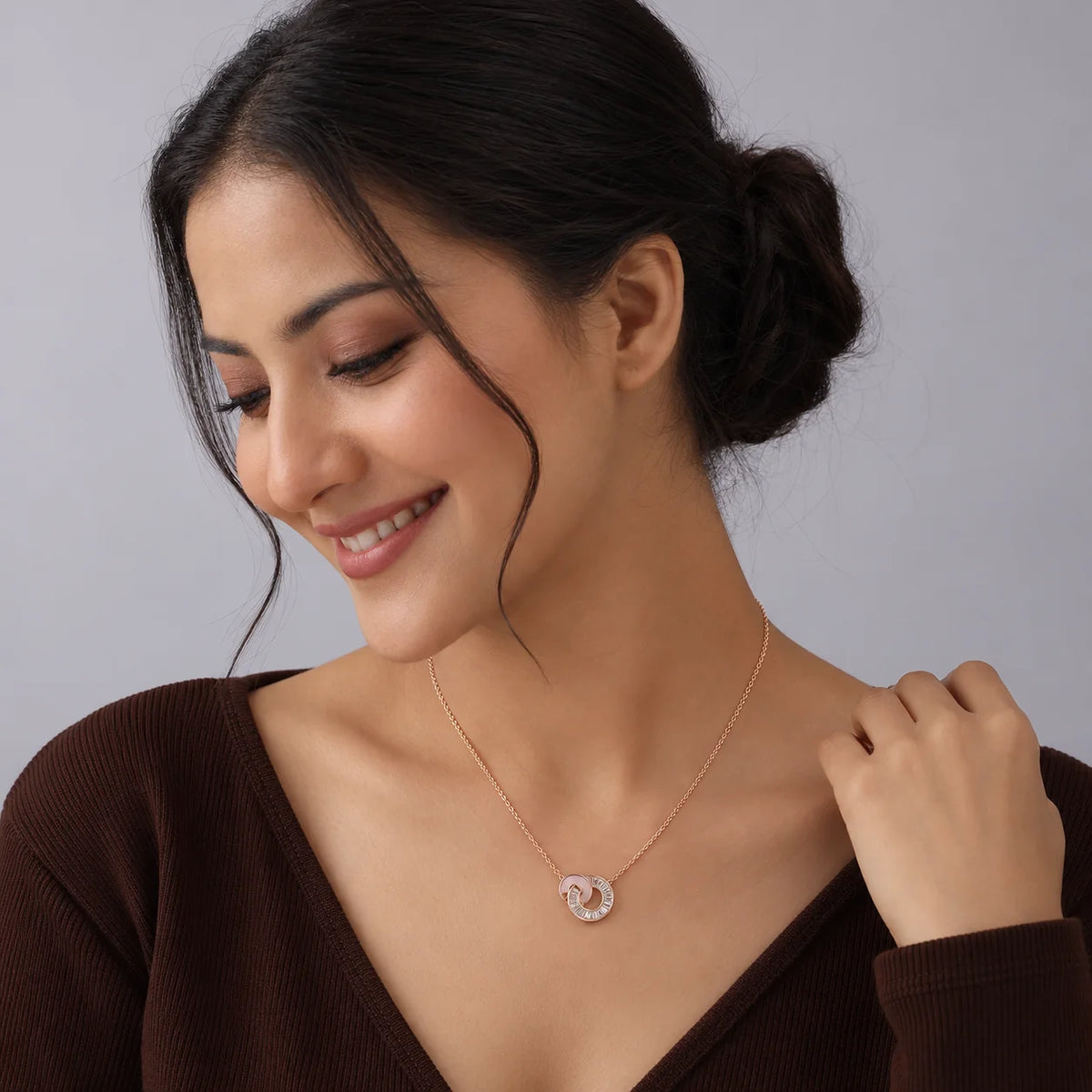 Rose Gold Interlocking Circle Pendant Necklace